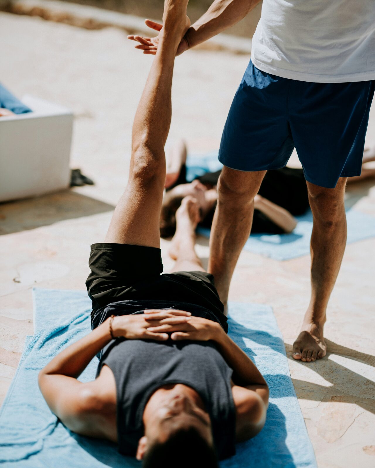 Personal Training auf der Matte im Freien