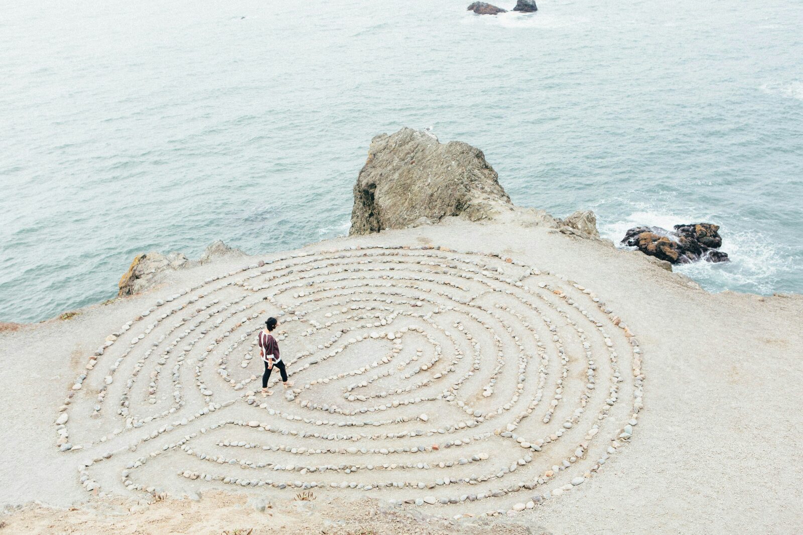 Sandlabyrinth am Strand